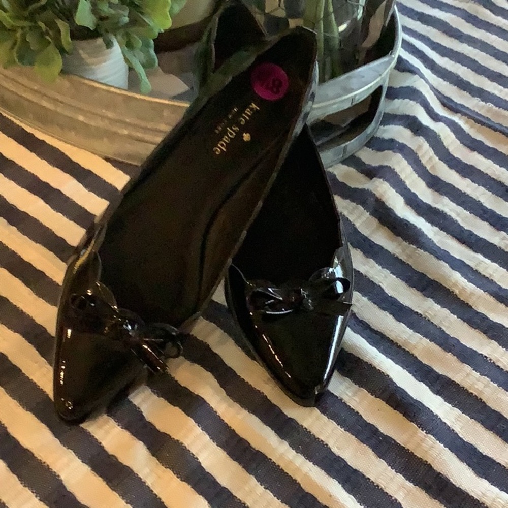 KATE SPADE BLACK PATENT FLATS